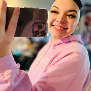 Meet your Posher, Navaeh